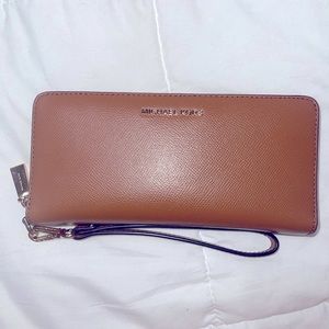 Michael Kors Leather Continental Wristlet